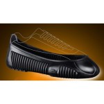 Cobre sapatos Easygrip ajustado sobre ténis com fundo laranja | proteção antiderrapante | SRC