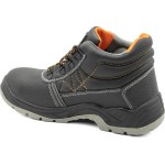 Vista lateral da bota SWS com costuras visíveis e forro laranja, vista próxima