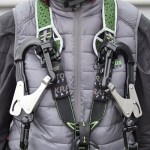 Arnês Kratos FLY’IN 3 em utilização com mosquetões | EN 813